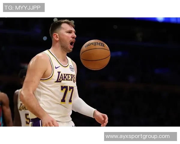 沃西称赞东契奇聪明能理解球队战术期待他与队友更好配合